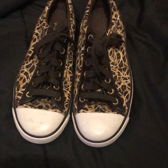 Shoes - Picture 2 of 4